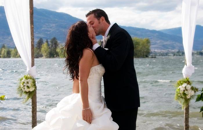 Beach wedding at Walnut Beach Resort